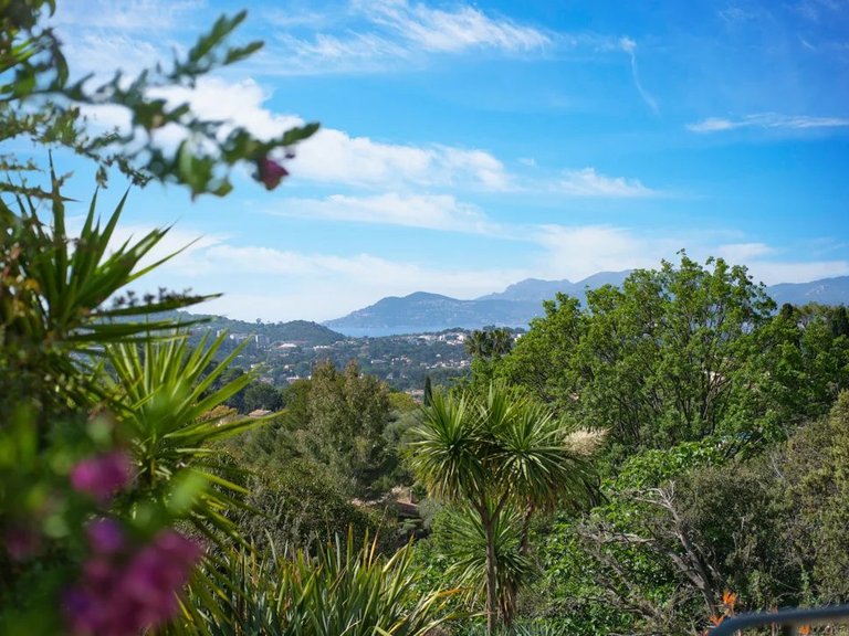 Villa for Sale in Mougins, Mougins, Valbonne, Grasse Area 2
