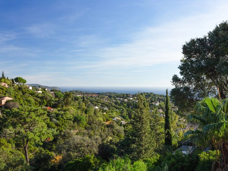 Villa for Sale in La Croix Valmer, St. Tropez, Grimaud Area 5