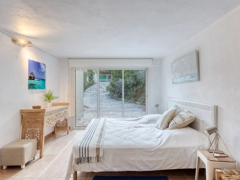 Villa for Sale in La Croix Valmer, St. Tropez, Grimaud Area 1
