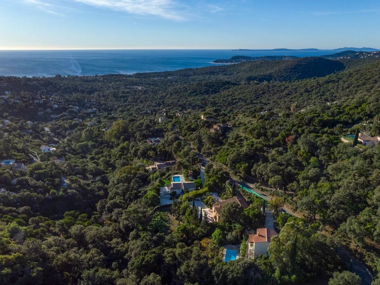 Villa for Sale in La Croix Valmer, St. Tropez, Grimaud Area 10