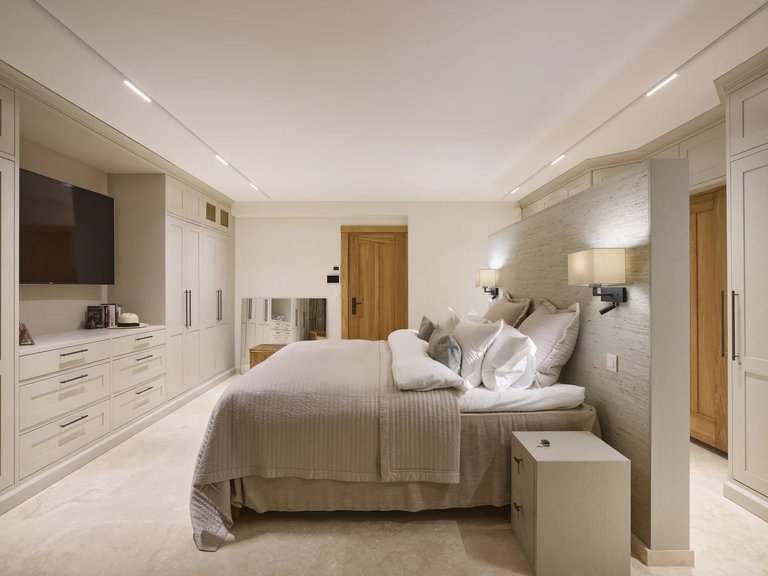 Villa for Sale in Cannes, Cannes Area 17