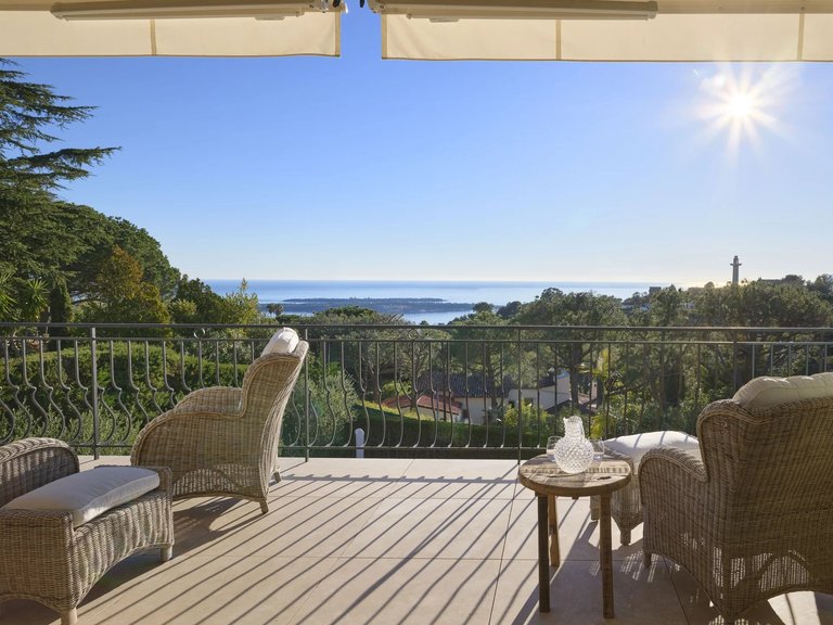 Villa for Sale in Cannes, Cannes Area 3