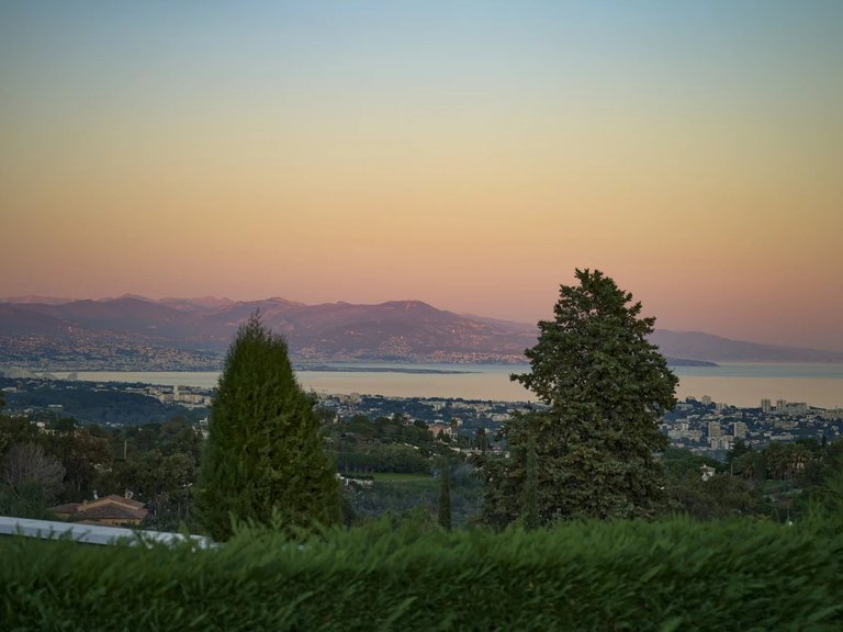 Villa for Sale in Cannes, Cannes Area 9