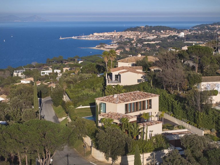 Villa for Sale in Gassin, St. Tropez, Grimaud Area 2