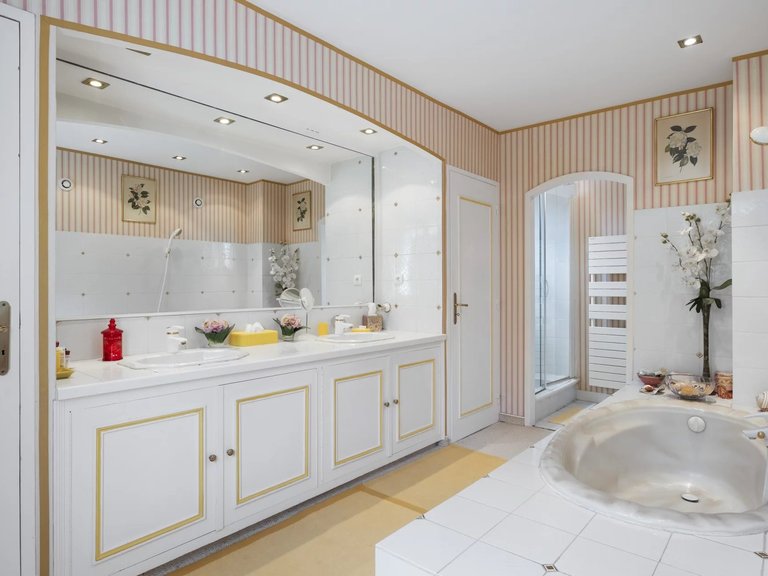 Villa for Sale in Mougins, Mougins, Valbonne, Grasse Area 9