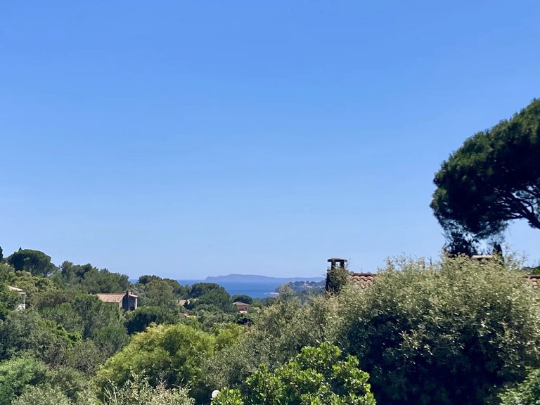Villa for Sale in La Croix Valmer, St. Tropez, Grimaud Area 2
