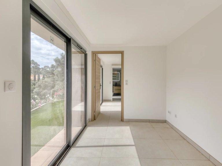 Villa for Sale in La Croix Valmer, St. Tropez, Grimaud Area 13