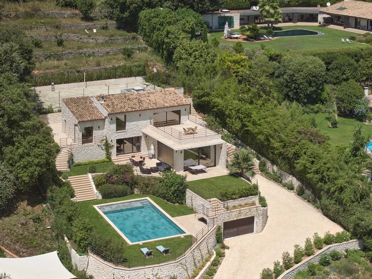 Villa for Sale in La Colle Sur Loup, Vence, St. Paul Area 1