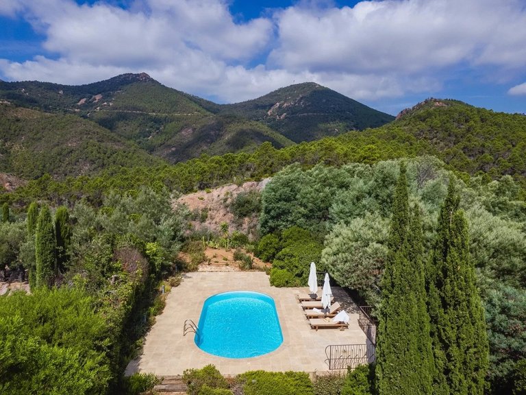 Villa for Sale in Theoule Sur Mer, Cannes Area 12