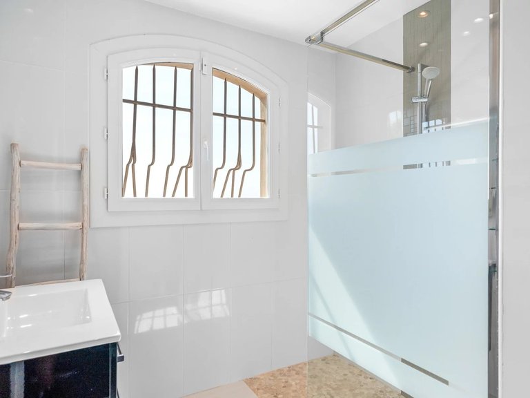 Villa for Sale in Theoule Sur Mer, Cannes Area 8