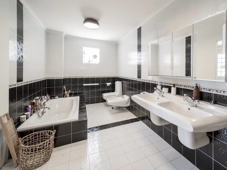 Villa for Sale in Villefranche Sur Mer, Villefranche, Cap Ferrat Area 13