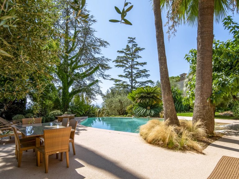 Villa for Sale in Villefranche Sur Mer, Villefranche, Cap Ferrat Area 4