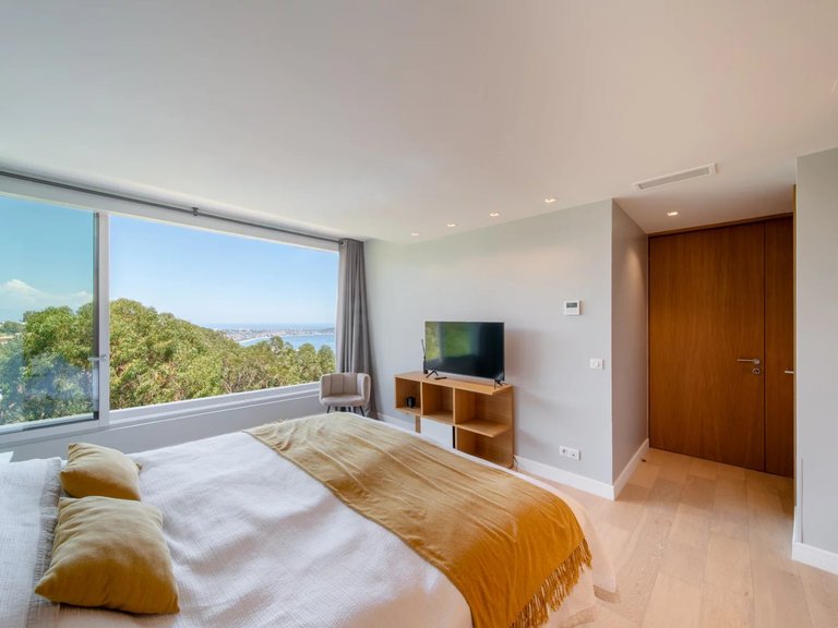 Villa for Sale in Cannes, Cannes Area 8
