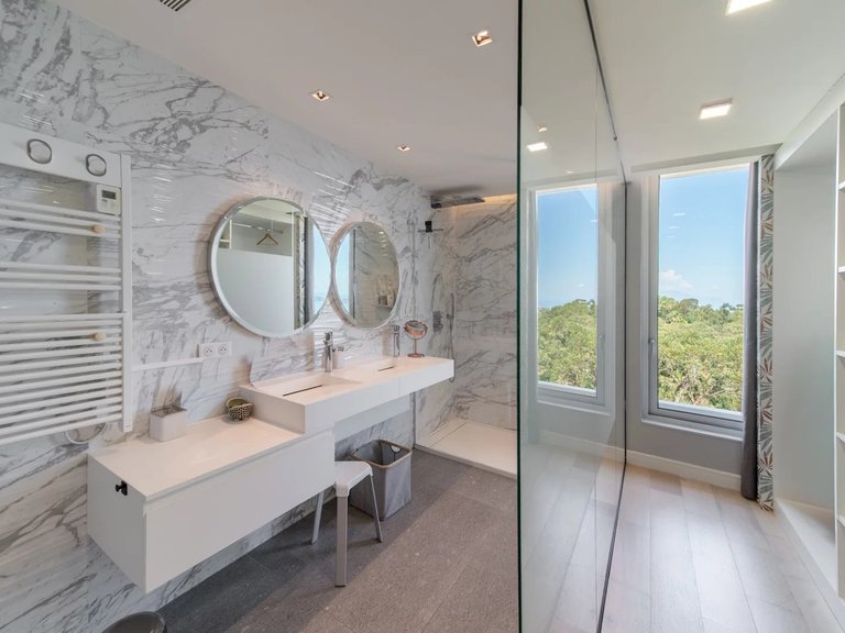 Villa for Sale in Cannes, Cannes Area 11