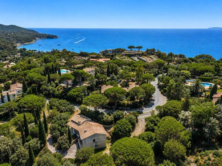 Villa for Sale in La Croix Valmer, St. Tropez, Grimaud Area 6