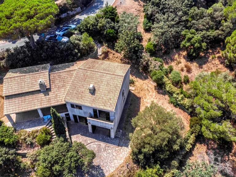 Villa for Sale in La Croix Valmer, St. Tropez, Grimaud Area 9