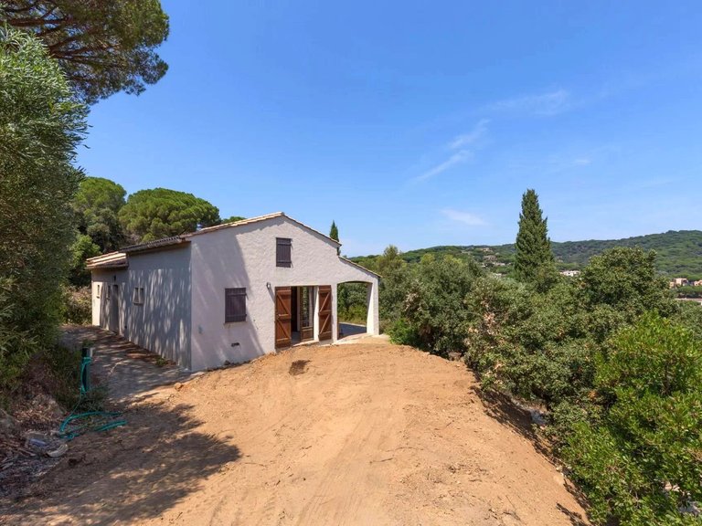 Villa for Sale in La Croix Valmer, St. Tropez, Grimaud Area 10