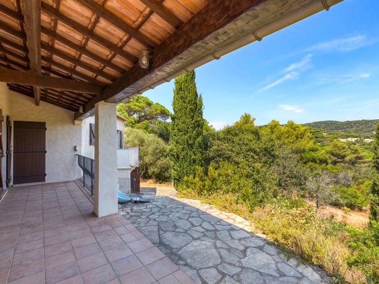 Villa for Sale in La Croix Valmer, St. Tropez, Grimaud Area 11