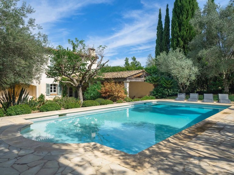Villa for Sale in Valbonne, Mougins, Valbonne, Grasse Area 4