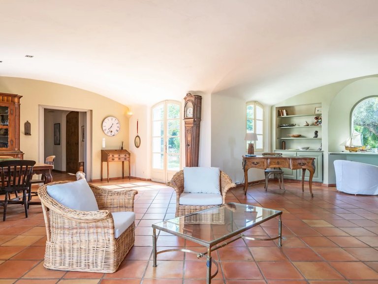 Villa for Sale in Valbonne, Mougins, Valbonne, Grasse Area 7