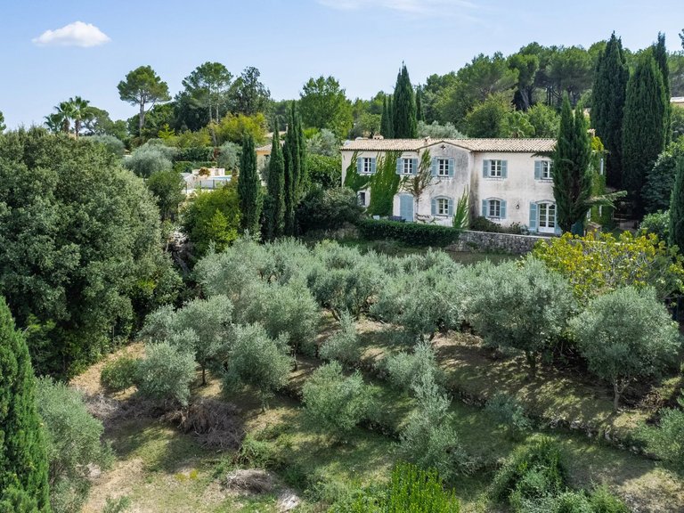Villa for Sale in Valbonne, Mougins, Valbonne, Grasse Area 9