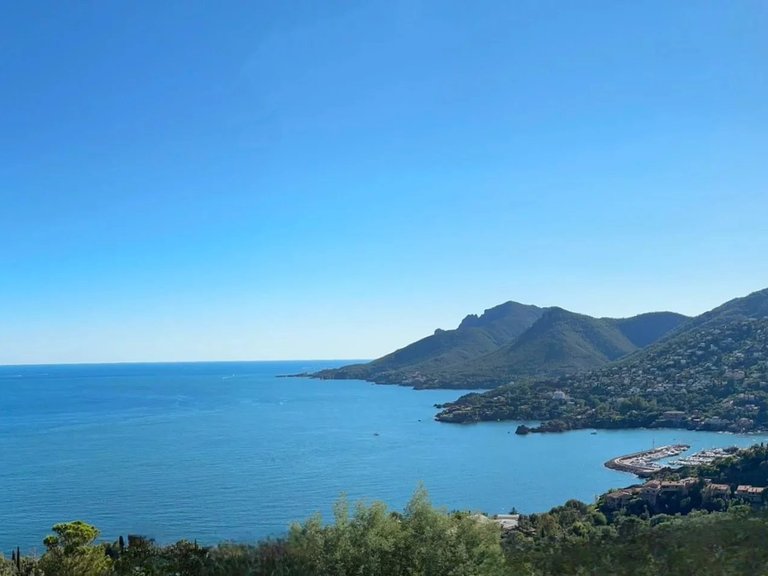 Villa for Sale in Theoule Sur Mer, Cannes Area 2
