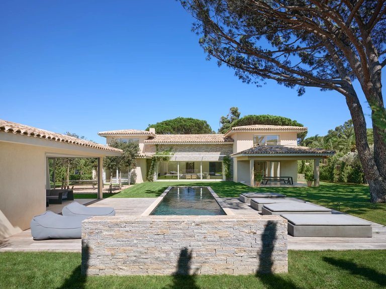 Villa for Sale in Saint Tropez, St. Tropez, Grimaud Area 2
