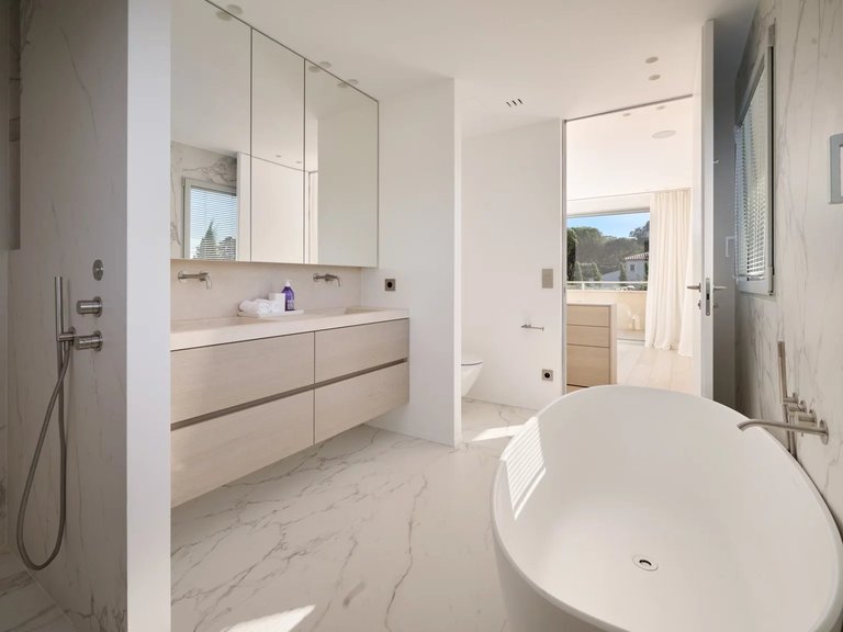 Villa for Sale in Saint Tropez, St. Tropez, Grimaud Area 11