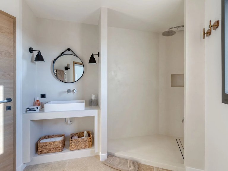 Villa for Sale in Cavalaire Sur Mer, Provence Coast (cassis To Cavalaire) 11