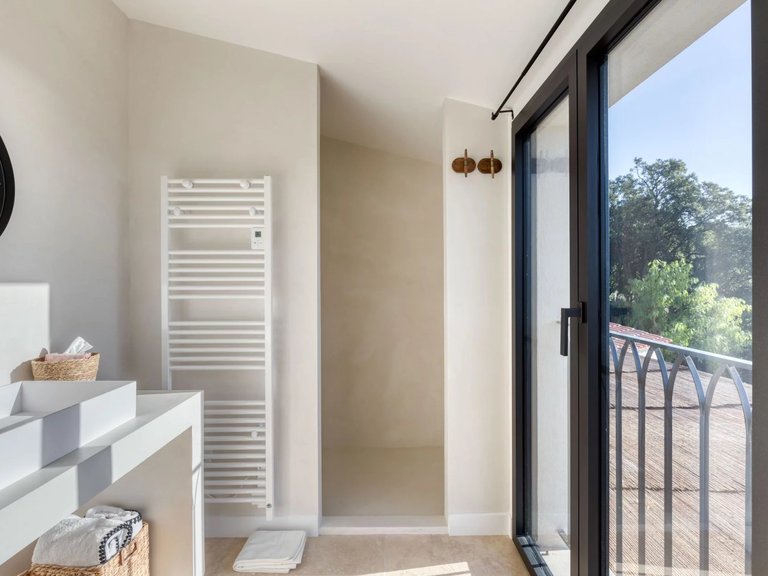 Villa for Sale in Cavalaire Sur Mer, Provence Coast (cassis To Cavalaire) 12