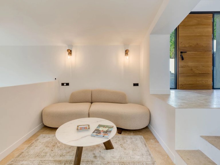 Villa for Sale in Cavalaire Sur Mer, Provence Coast (cassis To Cavalaire) 13