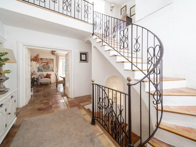 Villa for Sale in Mougins, Mougins, Valbonne, Grasse Area 9