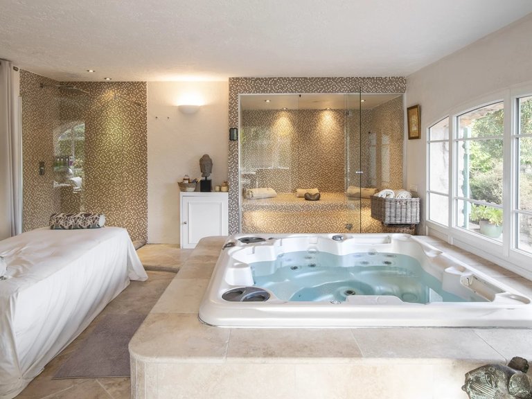 Villa for Sale in Mougins, Mougins, Valbonne, Grasse Area 10