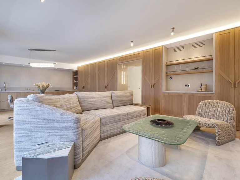 Apartment for Sale in 7th (invalides, Eiffel Tower, Orsay), Paris Left Bank (5th,6th & 7th ) 4