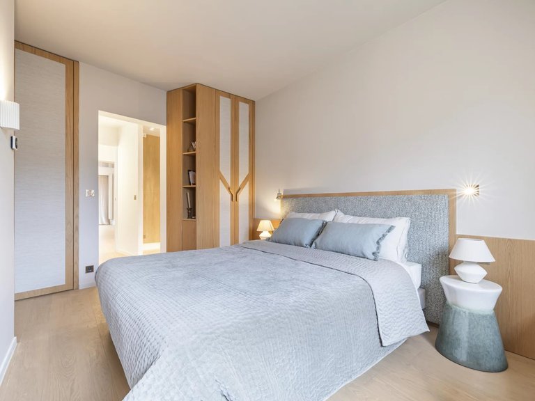 Apartment for Sale in 7th (invalides, Eiffel Tower, Orsay), Paris Left Bank (5th,6th & 7th ) 3