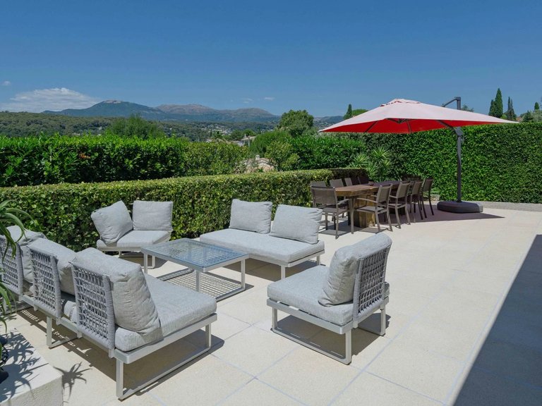Villa for Sale in La Colle Sur Loup, Vence, St. Paul Area 11