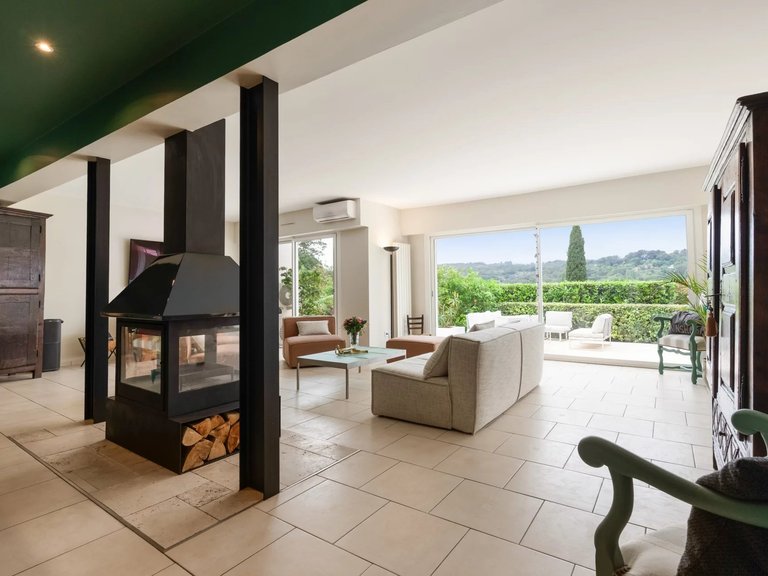 Villa for Sale in La Colle Sur Loup, Vence, St. Paul Area 12