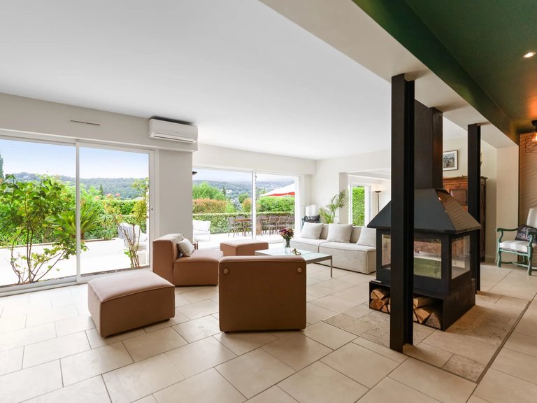 Villa for Sale in La Colle Sur Loup, Vence, St. Paul Area 13