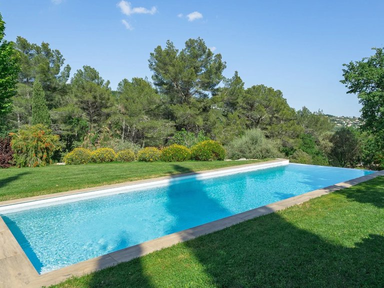 Villa for Sale in Fayence, Var Countryside (fayence, Lorgues, Cotignac) 16