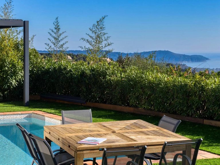 Villa for Sale in La Croix Valmer, St. Tropez, Grimaud Area 2