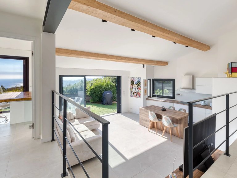 Villa for Sale in La Croix Valmer, St. Tropez, Grimaud Area 10