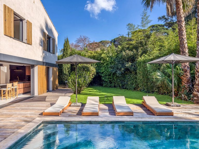 Villa for Sale in La Croix Valmer, St. Tropez, Grimaud Area 3