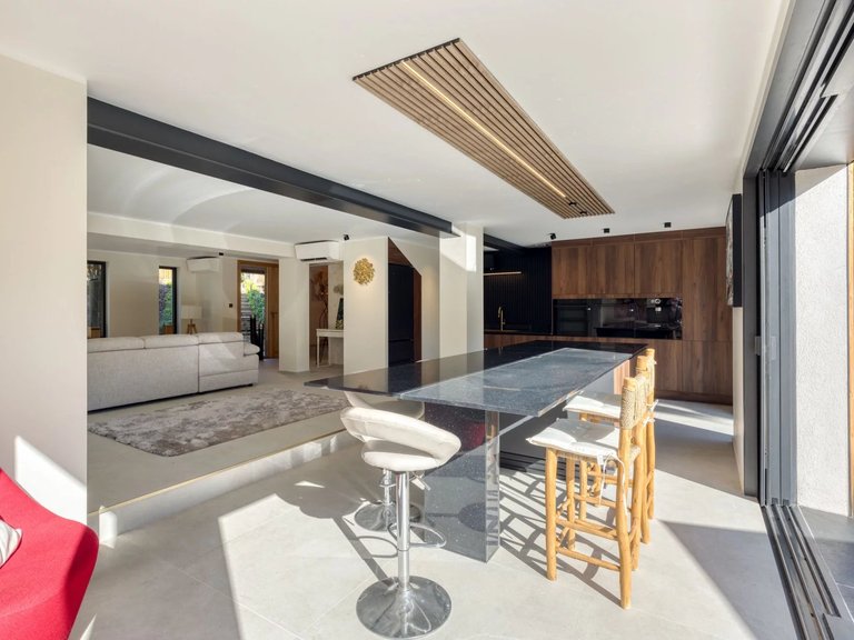 Villa for Sale in La Croix Valmer, St. Tropez, Grimaud Area 6