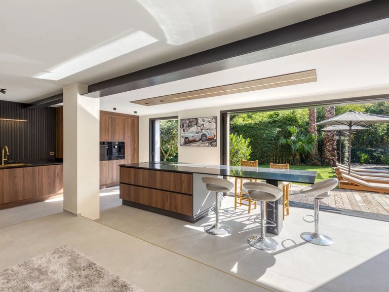 Villa for Sale in La Croix Valmer, St. Tropez, Grimaud Area 7