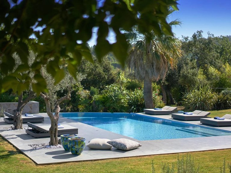 Villa for Sale in Gassin, St. Tropez, Grimaud Area 3