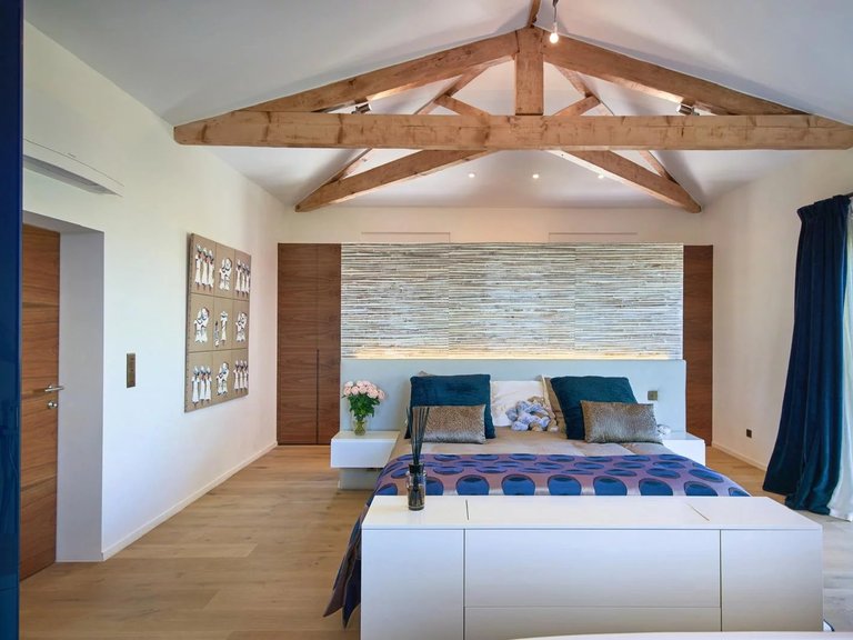 Villa for Sale in Gassin, St. Tropez, Grimaud Area 9