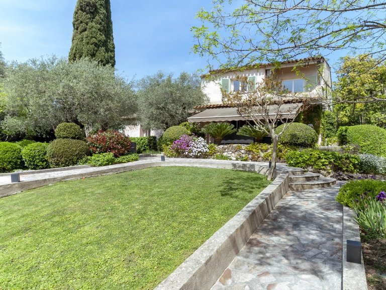 Villa for Sale in Mougins, Mougins, Valbonne, Grasse Area 2