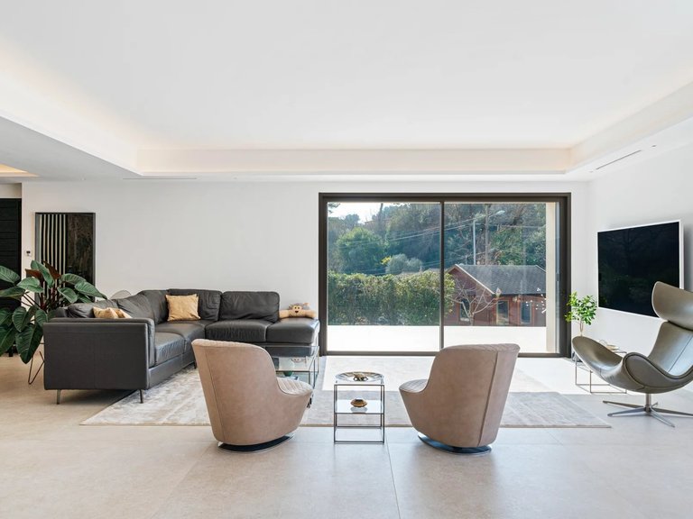 Villa for Sale in Valbonne, Mougins, Valbonne, Grasse Area 6