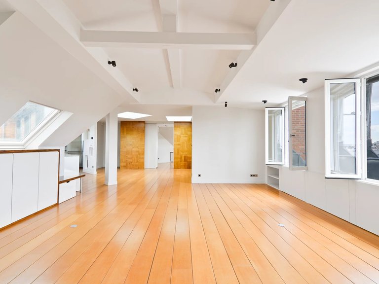 Apartment for Sale in 7th (invalides, Eiffel Tower, Orsay), Paris Left Bank (5th,6th & 7th ) 1
