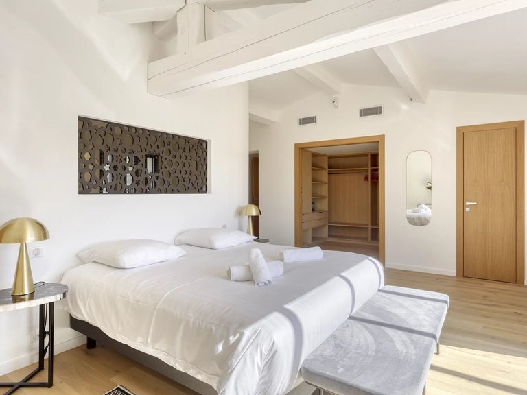 Villa for Sale in Saint Tropez, St. Tropez, Grimaud Area 9
